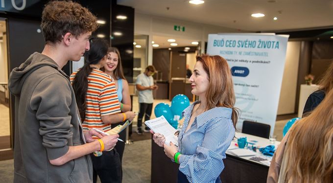 Pět mýtů o penězích, kterým věří studenti na prahu dospělosti